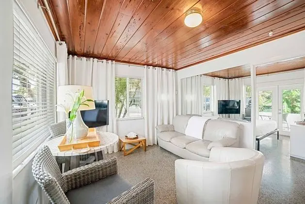 One Bedroom Bayview