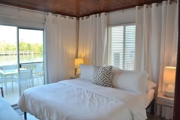 One Bedroom Bayview