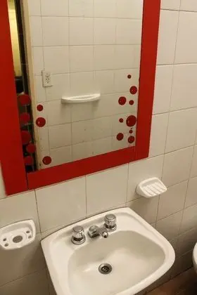 Basic Üç Kişilik Oda, Sigara İçilmez