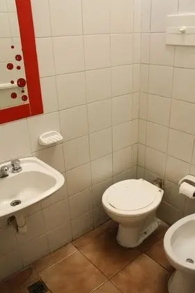 Basic Üç Kişilik Oda, Sigara İçilmez