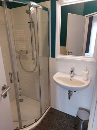 Economy Tek Büyük Yataklı Oda