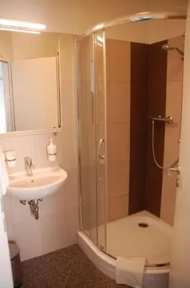 Economy Tek Büyük Yataklı Oda