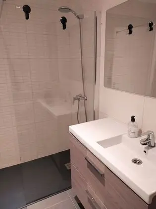 Apart Daire, Banyolu/Duşlu, Havuz Manzaralı