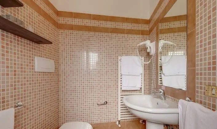 Tek Büyük Yataklı Oda (Salmone)