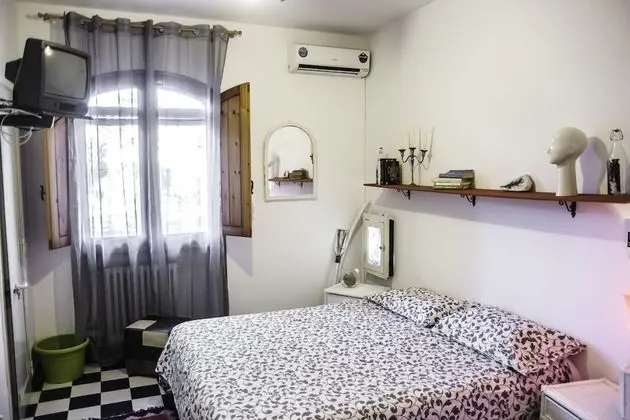 Comfort Tek Büyük Yataklı Oda (White)