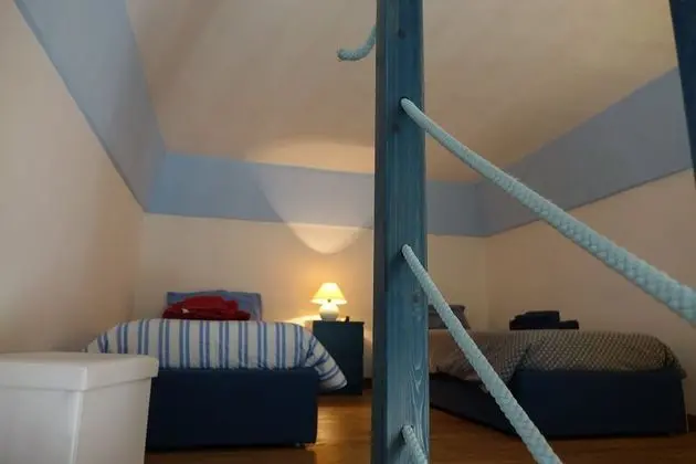 Tek Büyük Yataklı Oda, 1 Büyük (Queen) Boy Yatak, Ortak Banyo, Bahçe Manzaralı