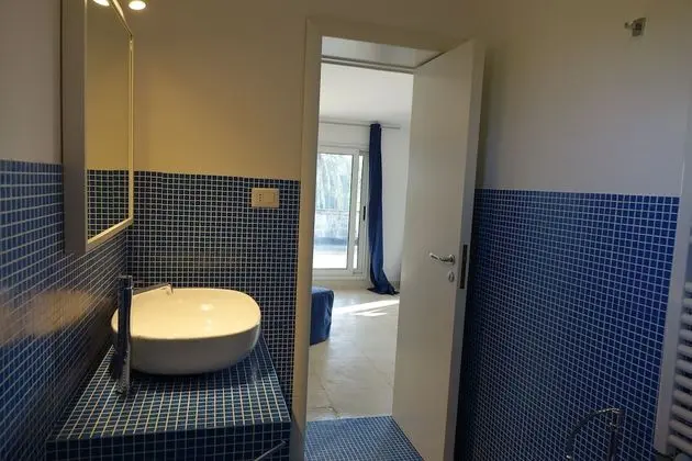 Tek Büyük Yataklı Oda, 1 Büyük (Queen) Boy Yatak, Ortak Banyo, Bahçe Manzaralı