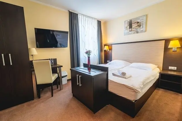 Standard Tek Büyük Yataklı Oda