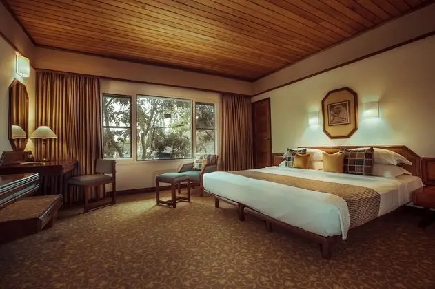 Superior Oda, Havuz Manzaralı