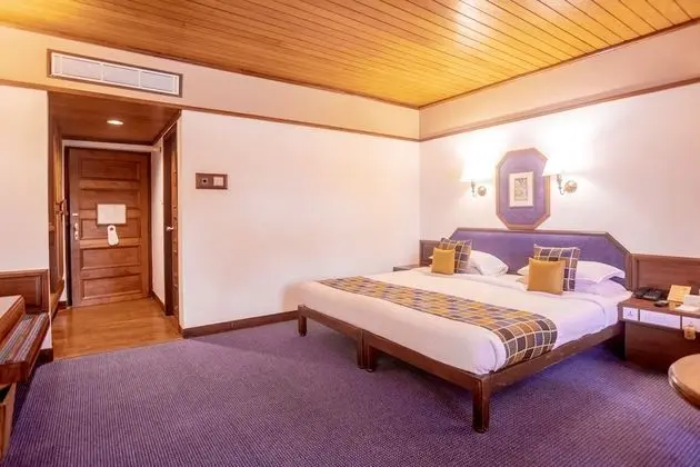 Superior Oda, Havuz Manzaralı