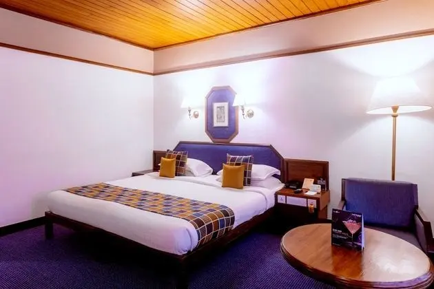 Superior Oda, Havuz Manzaralı