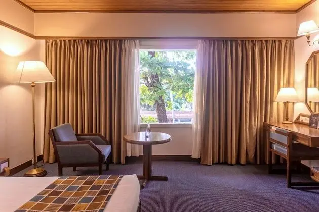 Superior Oda, Havuz Manzaralı