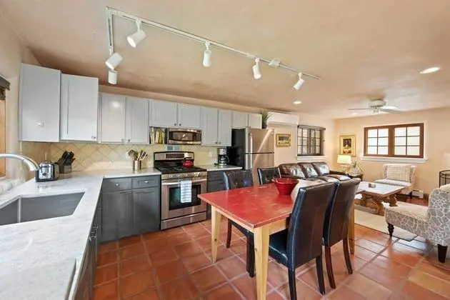 Ev (Casita de las Aves - Unbeatable Locat)