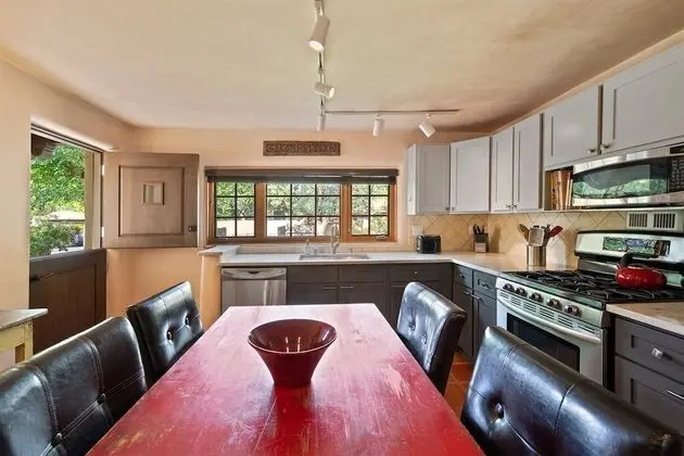 Ev (Casita de las Aves - Unbeatable Locat)