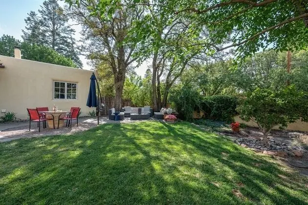 Ev (Casita de las Aves - Unbeatable Locat)