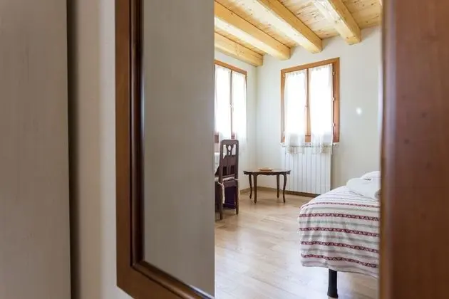 Comfort Tek Büyük veya İki Ayrı Yataklı Oda, Ortak Banyo (external Camera 1)