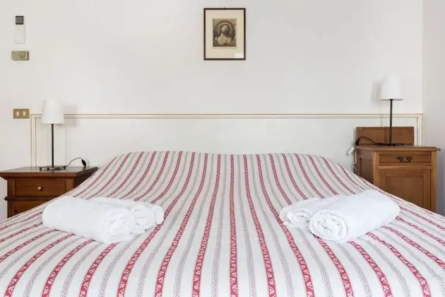 Comfort Tek Büyük veya İki Ayrı Yataklı Oda, Ortak Banyo (external Camera 1)