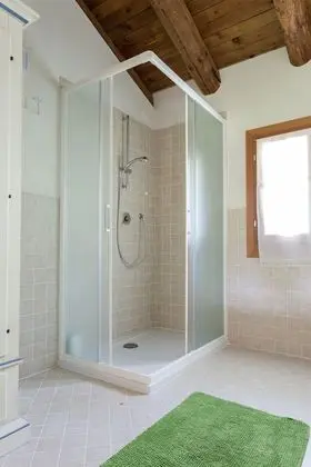 Comfort Tek Büyük veya İki Ayrı Yataklı Oda, Ortak Banyo (external Camera 1)