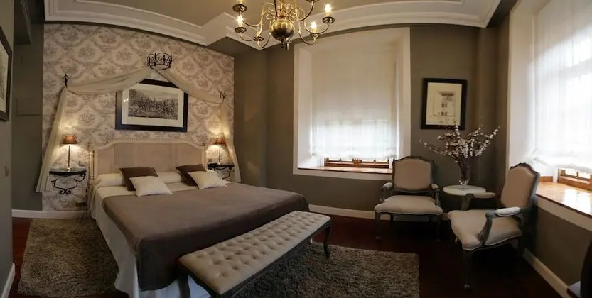 Büyük Yataklı Tek Kişilik Oda