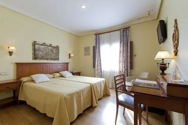 Comfort Büyük Yataklı Tek Kişilik Oda