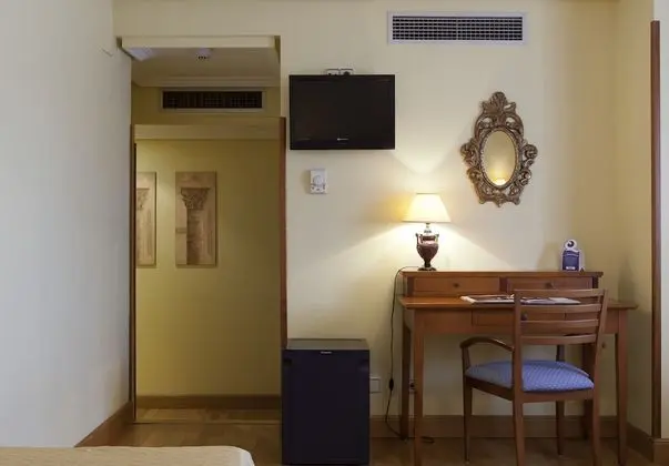 Comfort Büyük Yataklı Tek Kişilik Oda