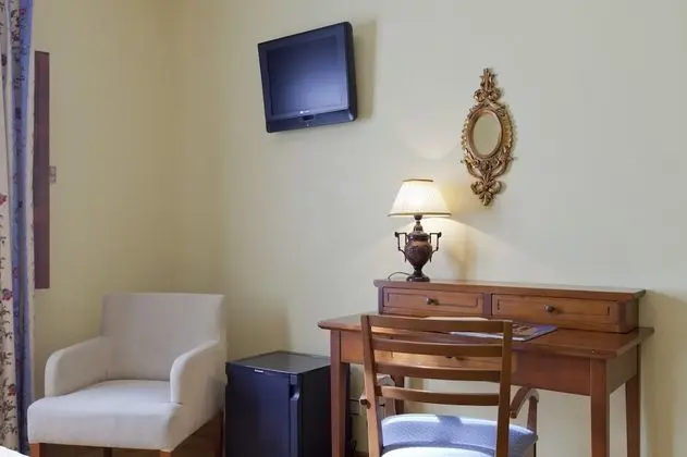 Comfort Tek Büyük veya İki Ayrı Yataklı Oda