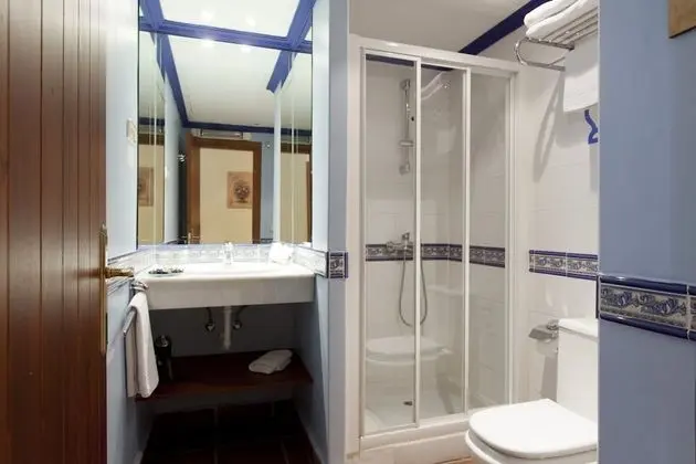 Comfort Tek Büyük veya İki Ayrı Yataklı Oda