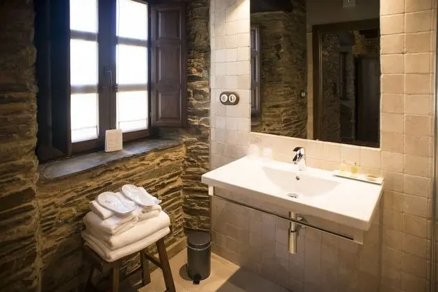 Tek Büyük Yataklı Oda, Dağ Yamacı