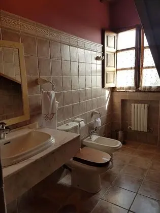 Büyük Yataklı Tek Kişilik Oda