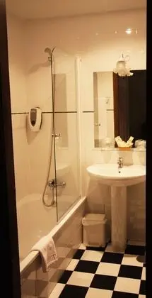 Tek Büyük Yataklı Oda (with extra bed 2 adults and 1 child)