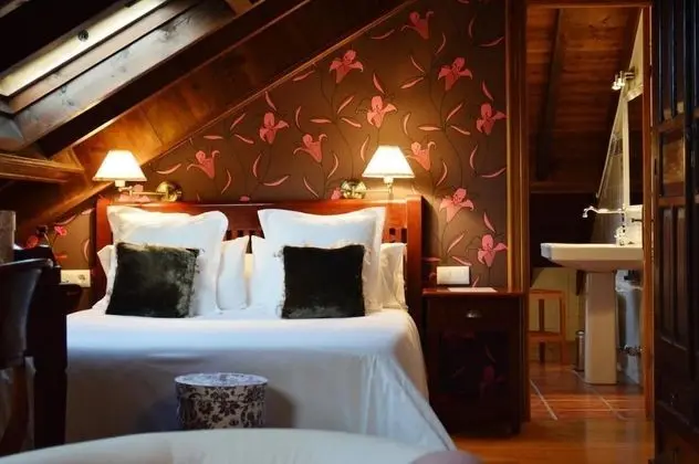 Junior Süit, Sıcak Su Havuzu