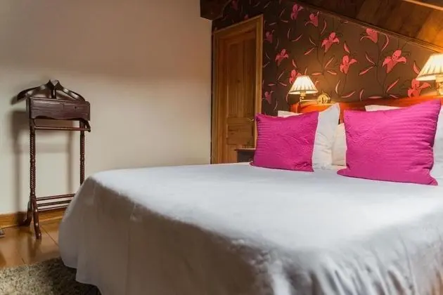 Junior Süit, Sıcak Su Havuzu