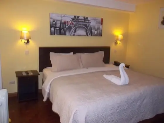 Tek Büyük Yataklı Oda