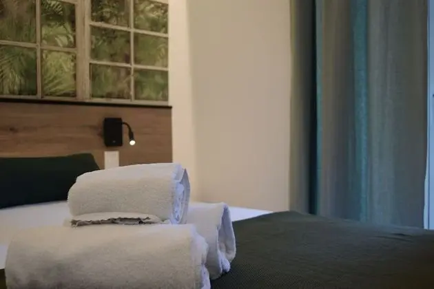 Standard Dört Kişilik Oda, Avlu Manzaralı