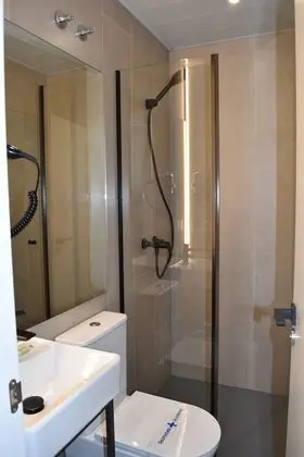 Standard Dört Kişilik Oda, Avlu Manzaralı