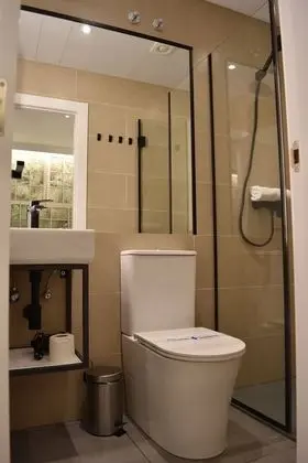 Standard Üç Kişilik Oda, Şehir Manzaralı