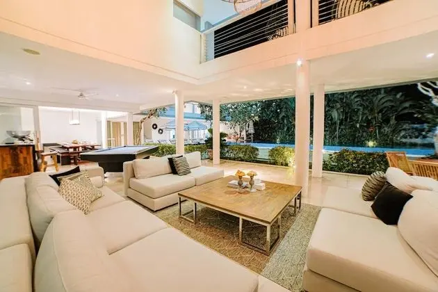 Family Villa, 4 Yatak Odası, Kişiye Özel Havuzlu