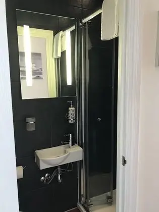 Tek Kişilik Oda, Banyolu/Duşlu