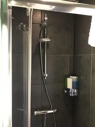 Tek Kişilik Oda, Banyolu/Duşlu