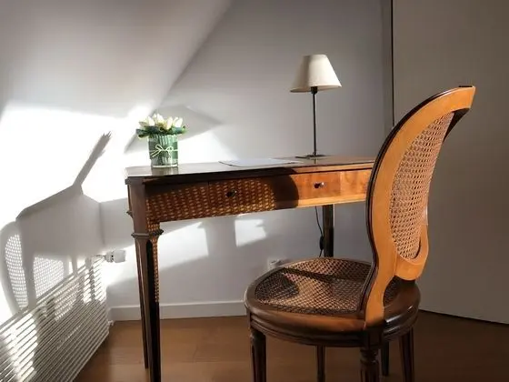 Standard Tek Büyük Yataklı Oda, Banyolu/Duşlu, Bahçe Manzaralı (Chambre Louise)