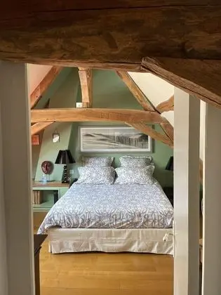 Standard Tek Büyük Yataklı Oda, Banyolu/Duşlu, Bahçe Manzaralı (Chambre Louise)