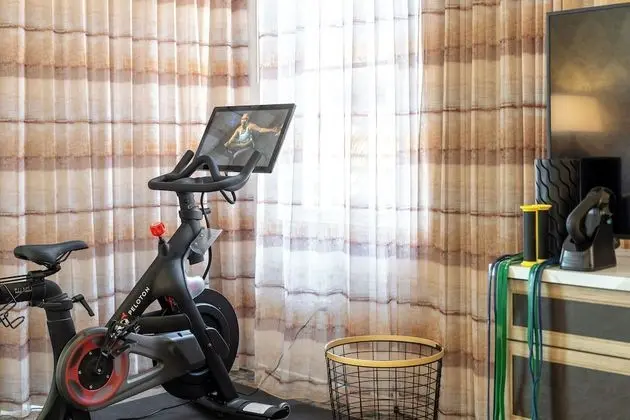 Oda, 1 En Büyük (King) Boy Yatak (Peloton Wellness Room)
