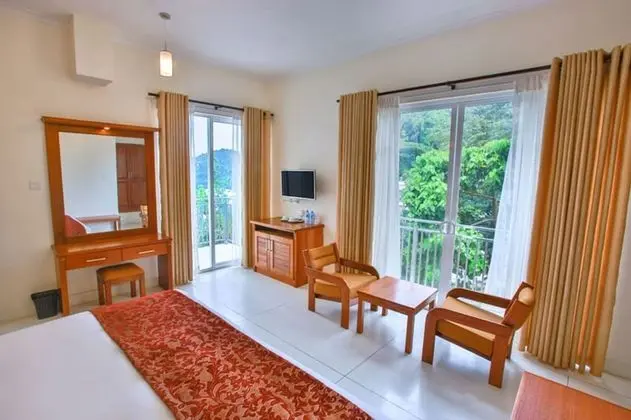 Deluxe Üç Kişilik Oda, Birden Çok Yatak