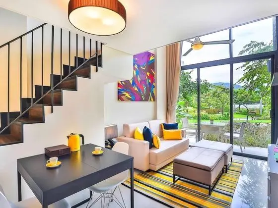 2 Bedroom Loft  (a double bed in first bedroom, a single bed in second bedroom)