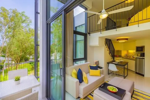 2 Bedroom Loft  (a double bed in first bedroom, a single bed in second bedroom)