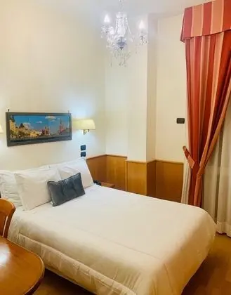 Büyük Yataklı Tek Kişilik Oda