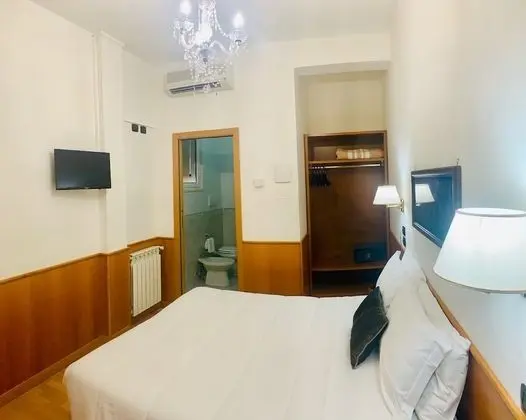 Büyük Yataklı Tek Kişilik Oda