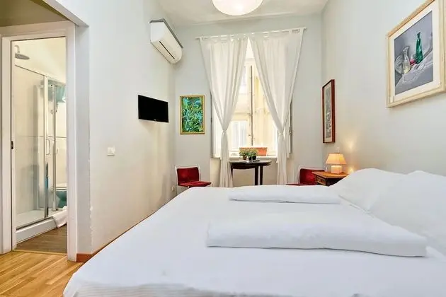 Tek Büyük Yataklı Oda