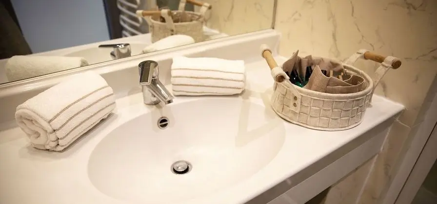 Süit, Sıcak Su Küveti