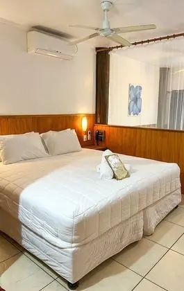 Stüdyo, Havuz Kenarı